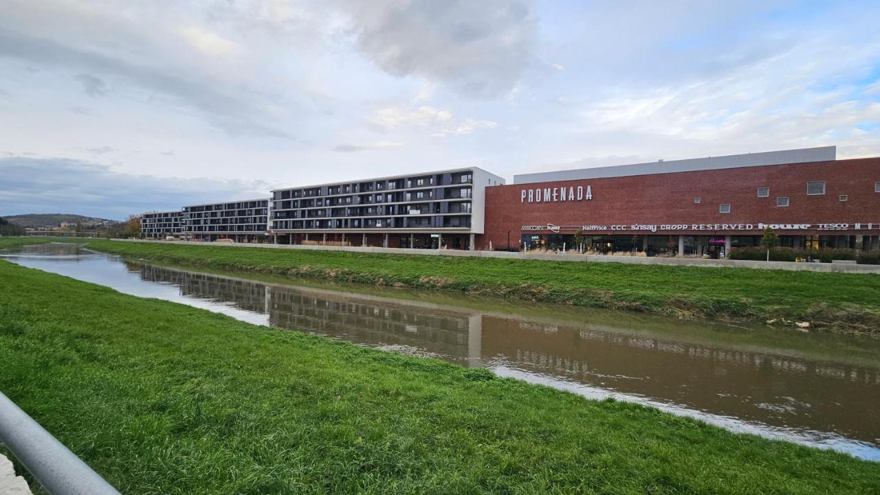 Apartman Promenada Nitra Bagian luar foto